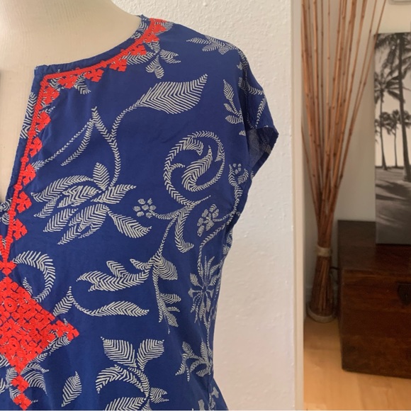 Irving & Fine Vibrant blue top with white floral print and red embroidery - Picture 4 of 9